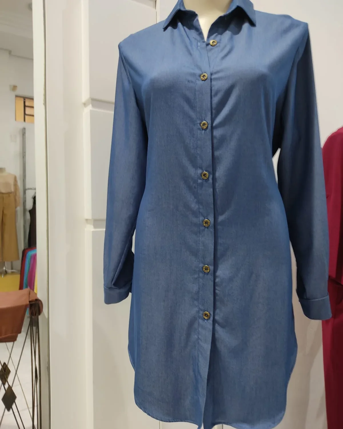 Vestido de botão azul